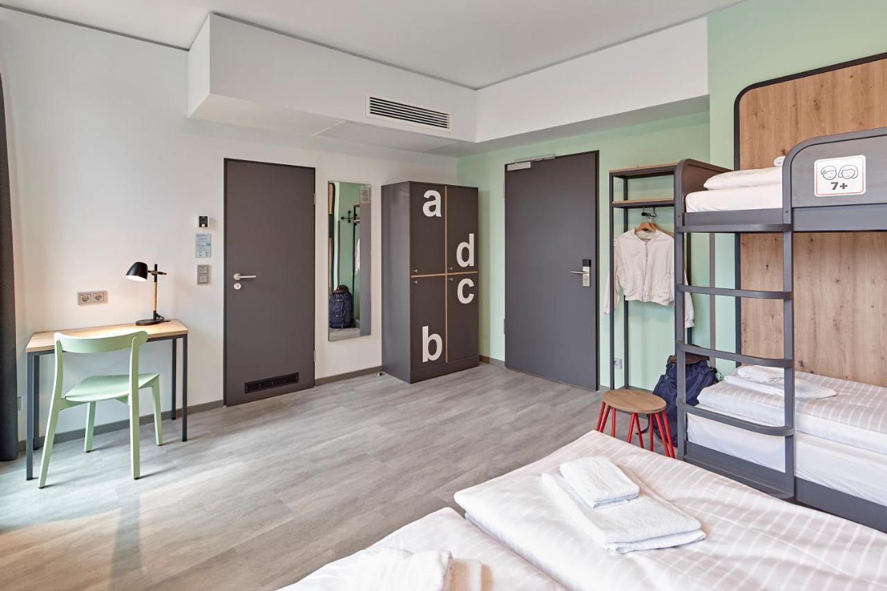 Meininger Hotel Koeln West Luaran gambar